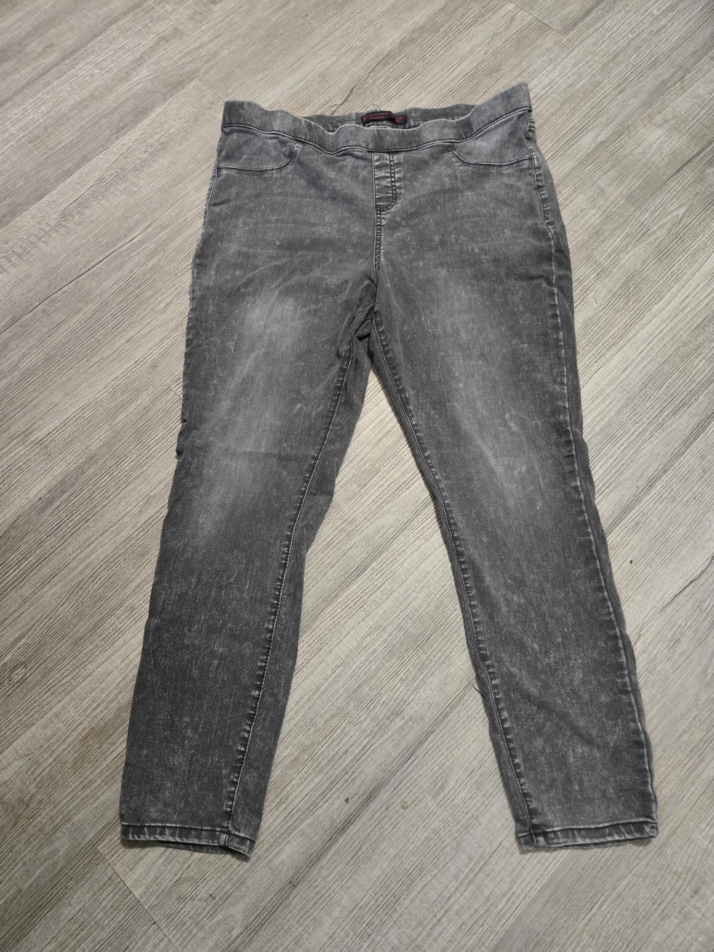 No Boundaries Women's Washed Gray Skinny Jeans 2X